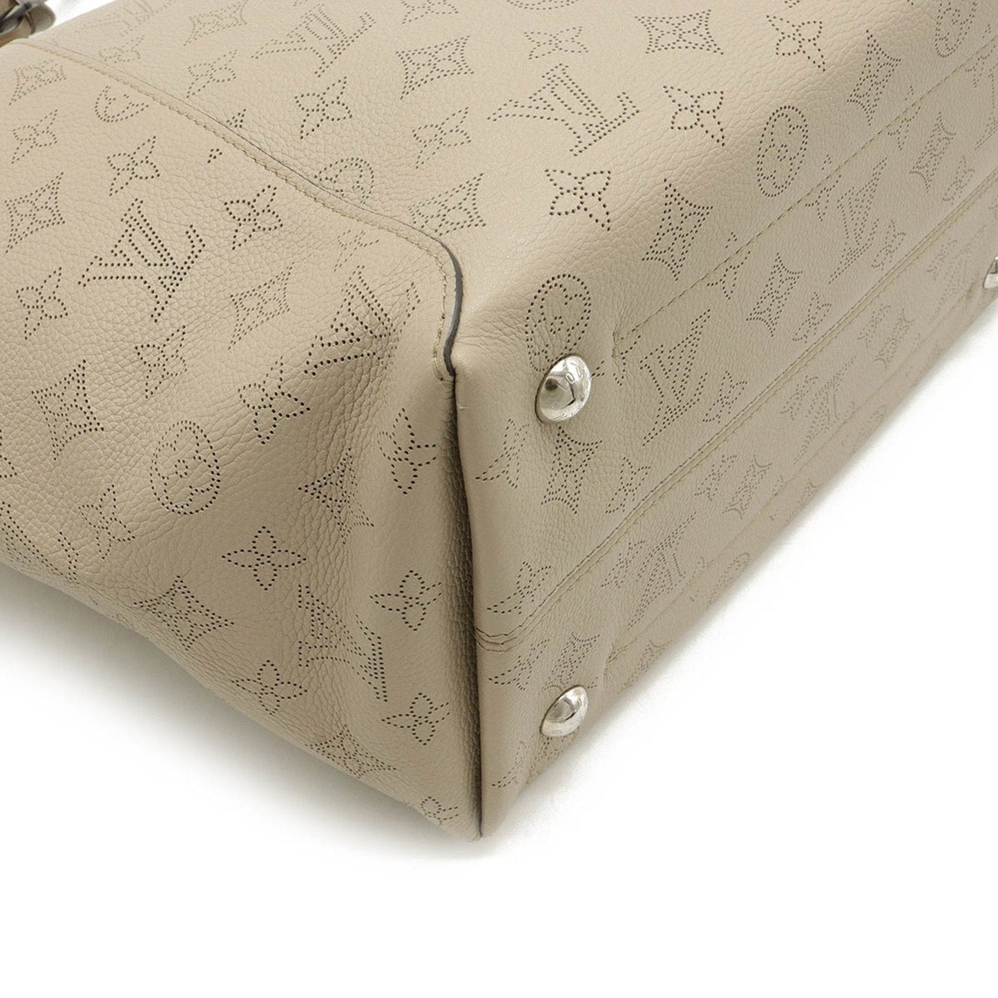 Louis Vuitton Beige Leather Mahina handbag bag