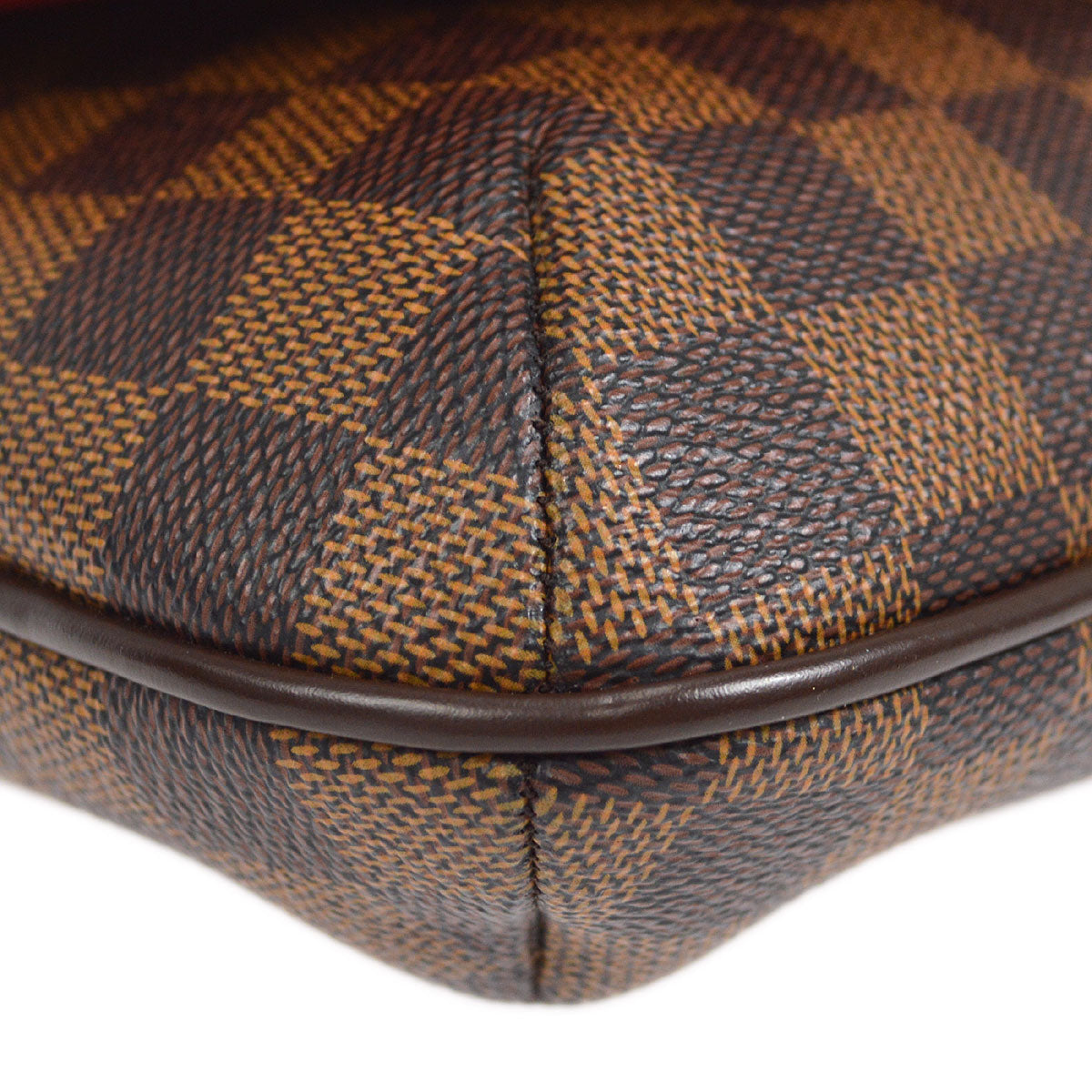 Louis Vuitton 2006 Damier M tte Salsa Long N51300