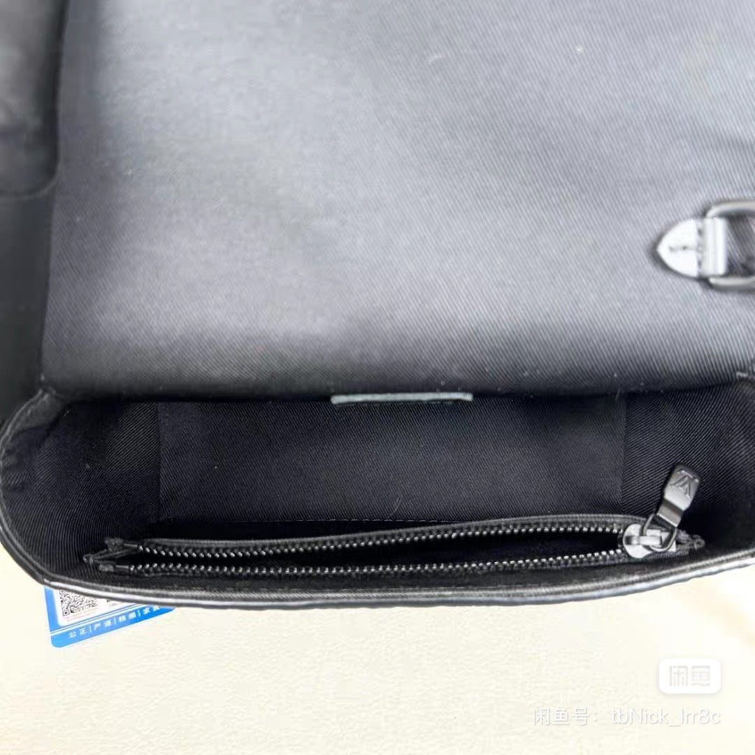 Louis Vuitton Steamer M81746 Black