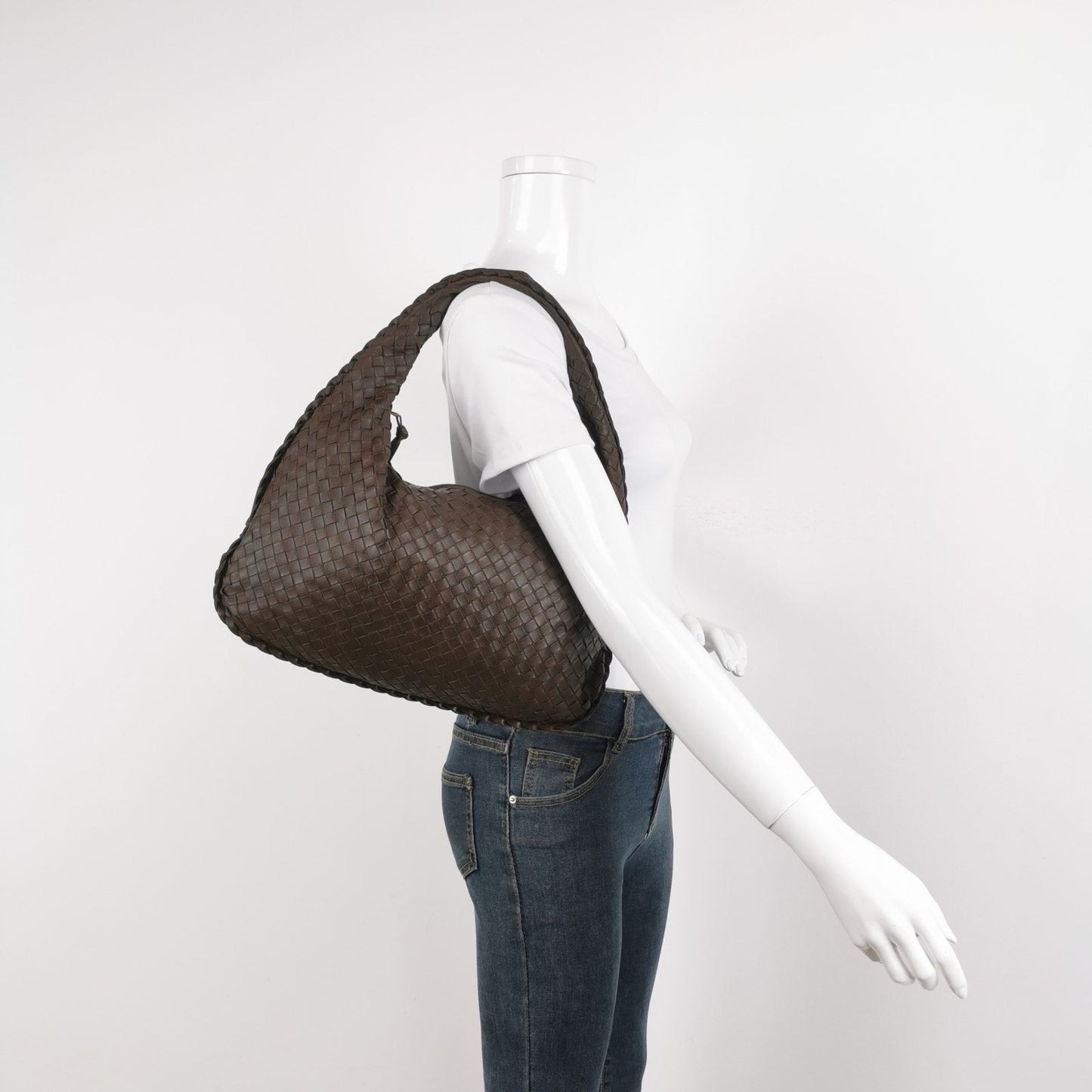 Bottega Veneta Intrecciato Hobo Bag Medium Brown Lambskin leather 40cm
