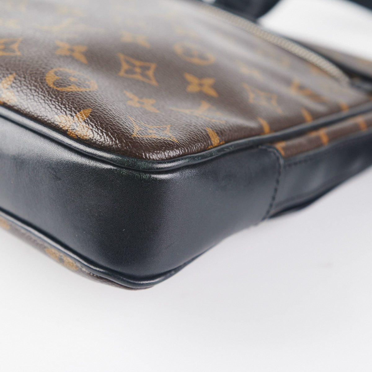 Louis Vuitton Messenger Bag Monogram Macassar