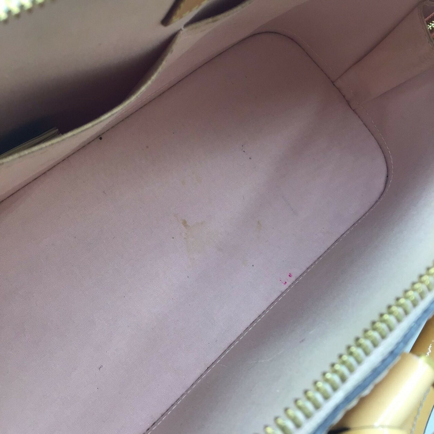Louis Vuitton Beige Patent leather Alma handbag bag