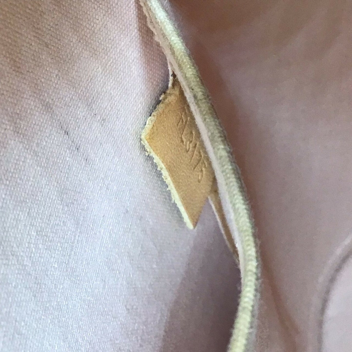 Louis Vuitton Beige Patent leather Alma handbag bag