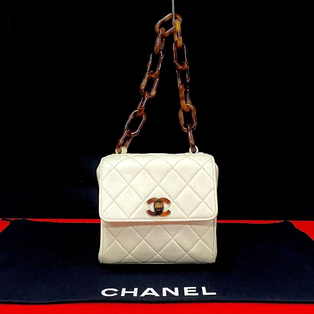 CHANEL Handbag lambskin white Matrasse