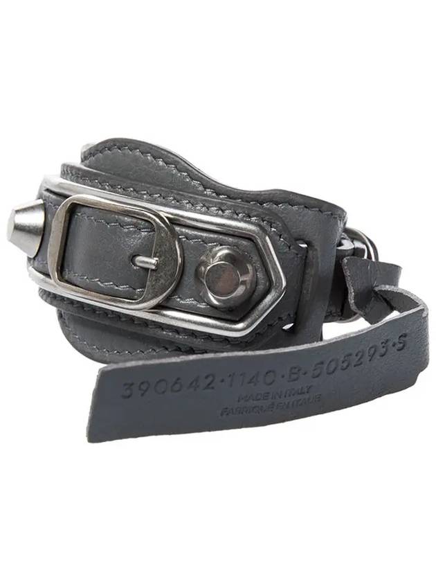 Luxury Balenciaga Trending 2026 Giant Silver Buckle Bracelet Grey