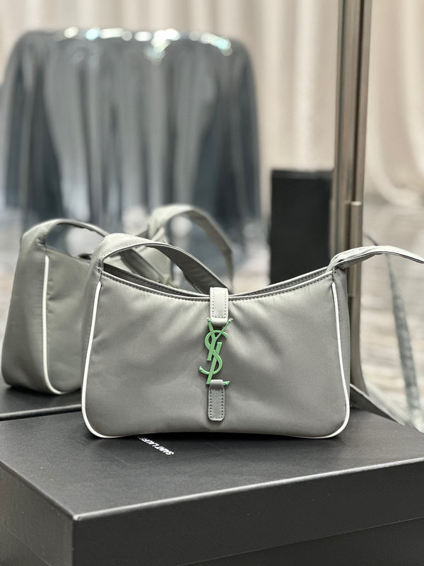 Yves Saint Laurent - Bags - 160