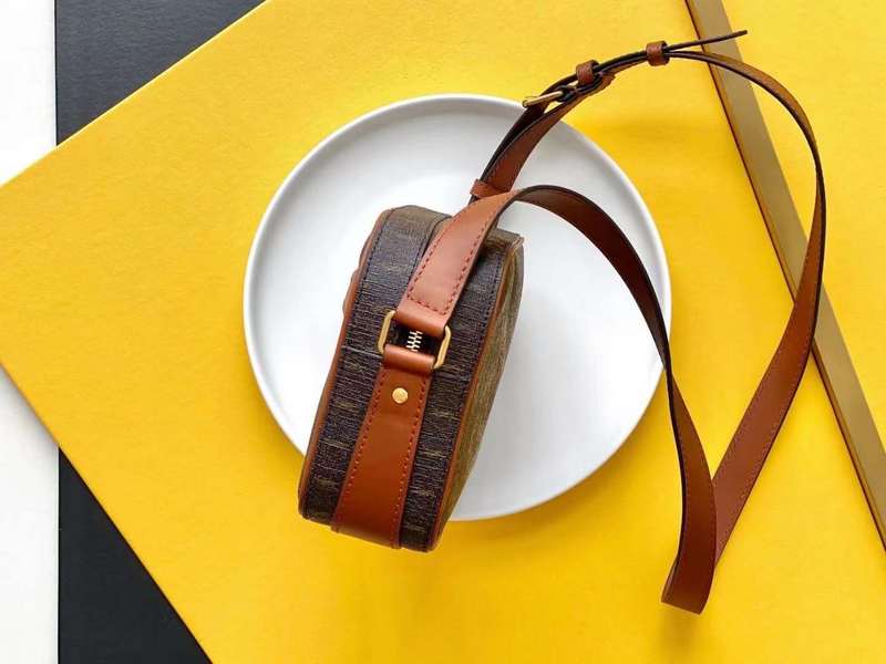 Yves Saint Laurent Weekend Polished Handbag