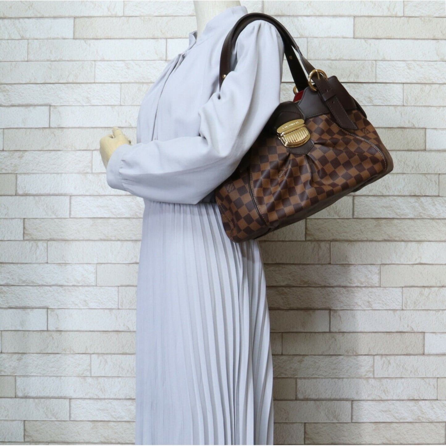Louis Vuitton  Damier Canvas Damier Canvas Shoulder Bag