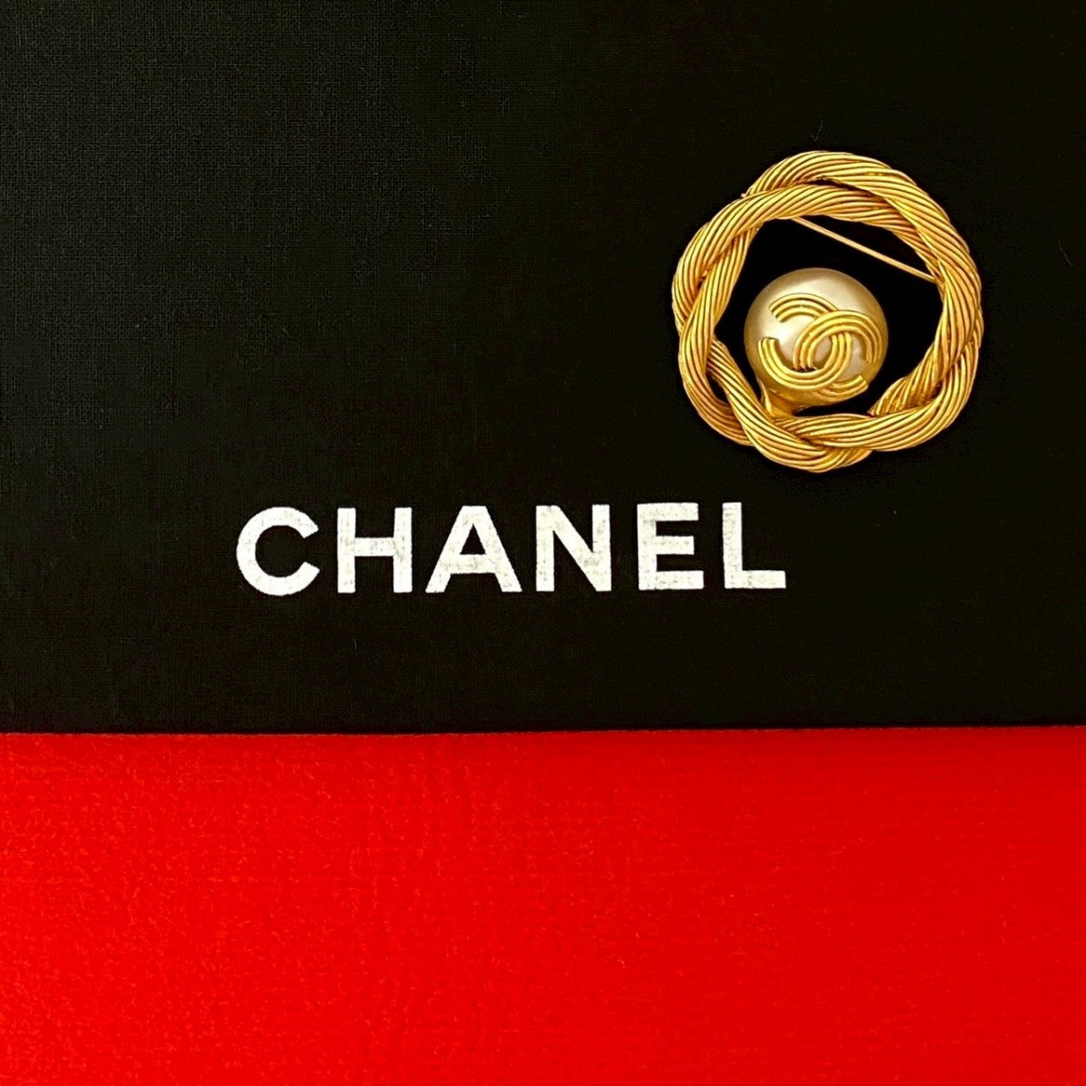 CHANEL Brooch Gold Plated gold