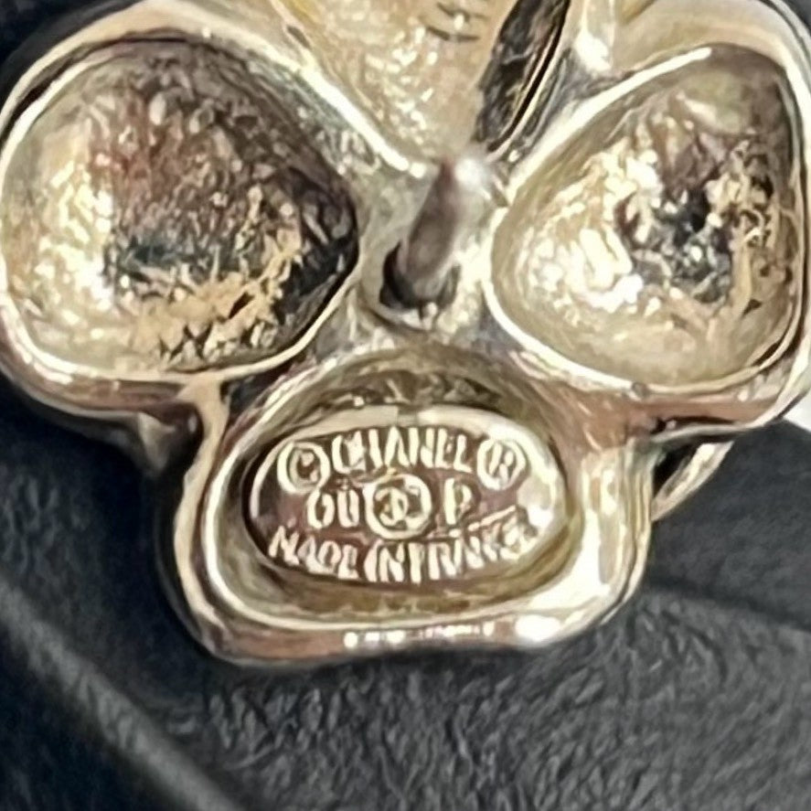 CHANEL Pierce alloy Silver Camellia Pierce
