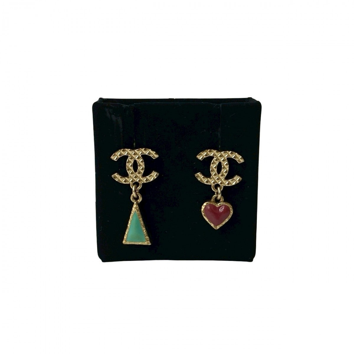 CHANEL Pierce Gold Plated gold