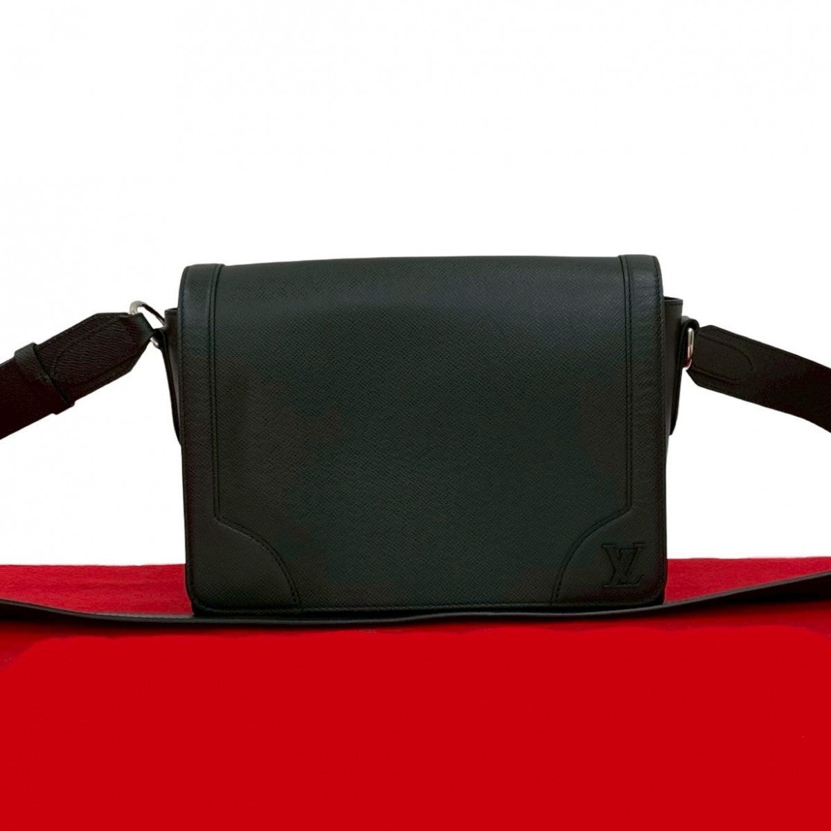 LOUIS VUITTON Shoulder Bag M30807 leather black Taiga new flap messenger