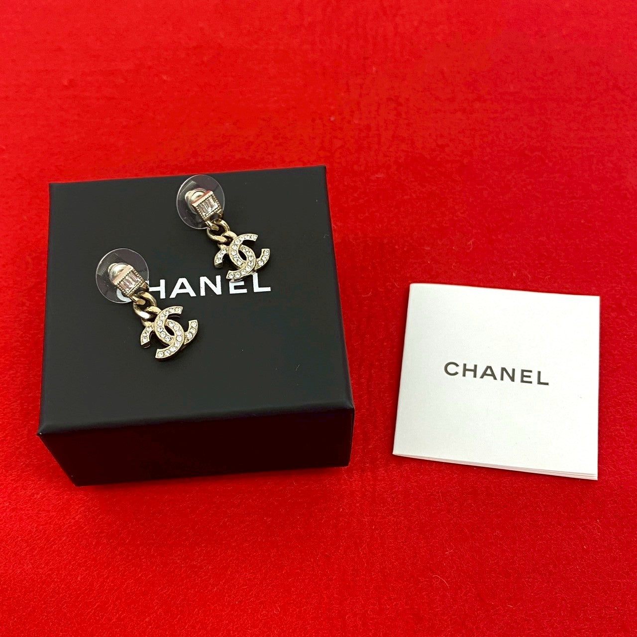 CHANEL Pierce metal gold