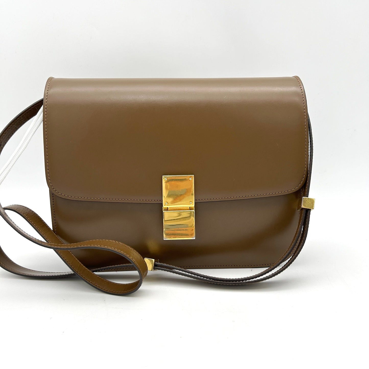 Luxury CELINE Box Calfskin Medium Classic Box Flap Bag Camel LA39210