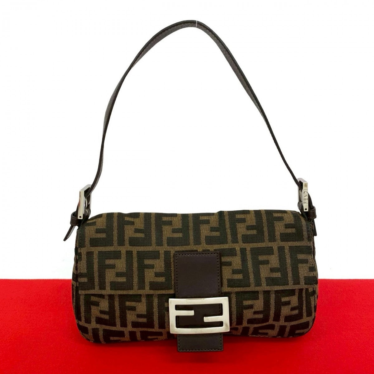 FENDI Shoulder Bag leather Brown Mamma Bucket