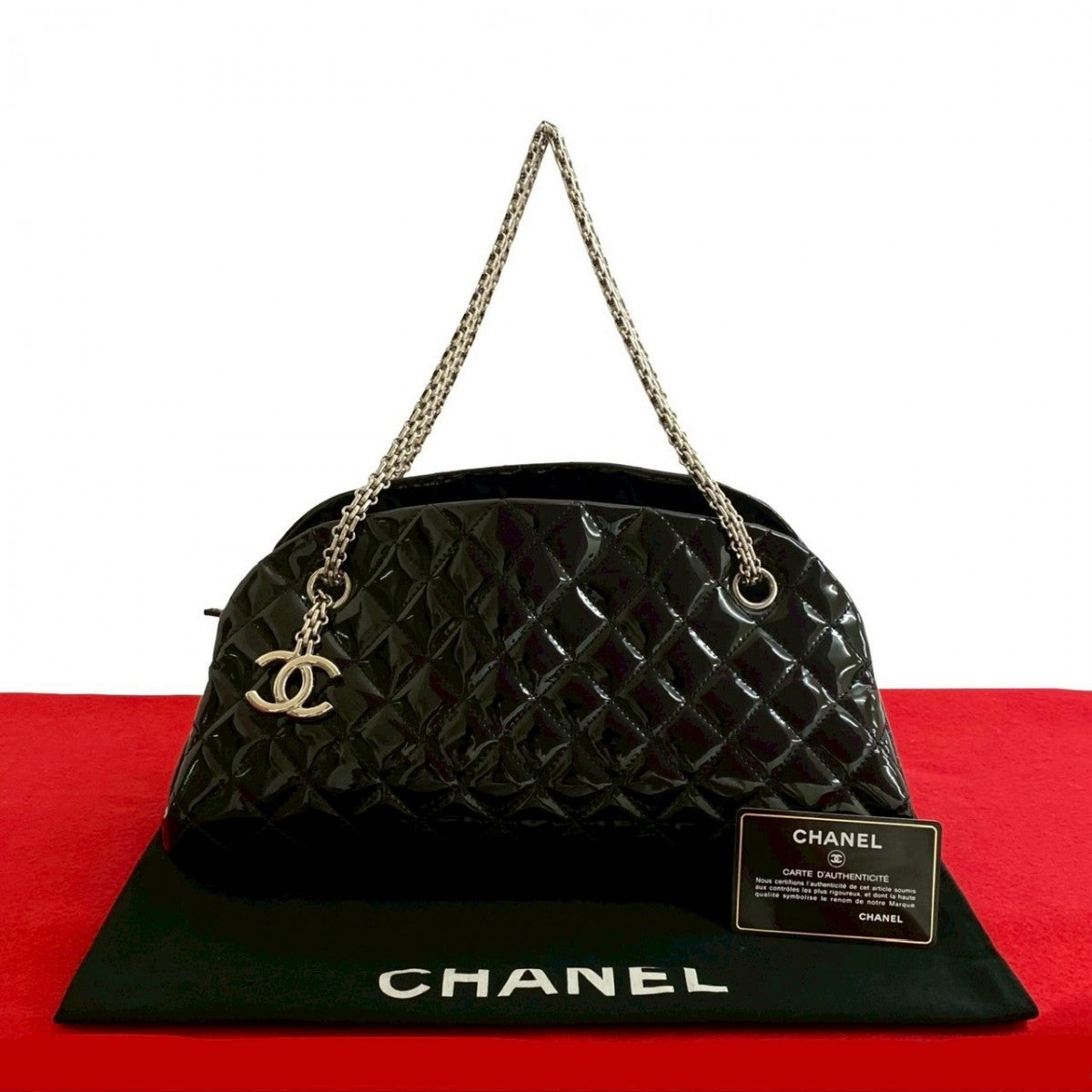 CHANEL Shoulder Bag Patent leather black Matrasse Mademoiselle