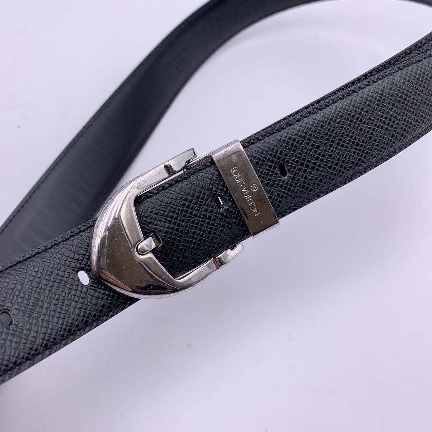 LOUIS VUITTON Black Taiga Classic Belt Silver Metal Buckle Size 85/34