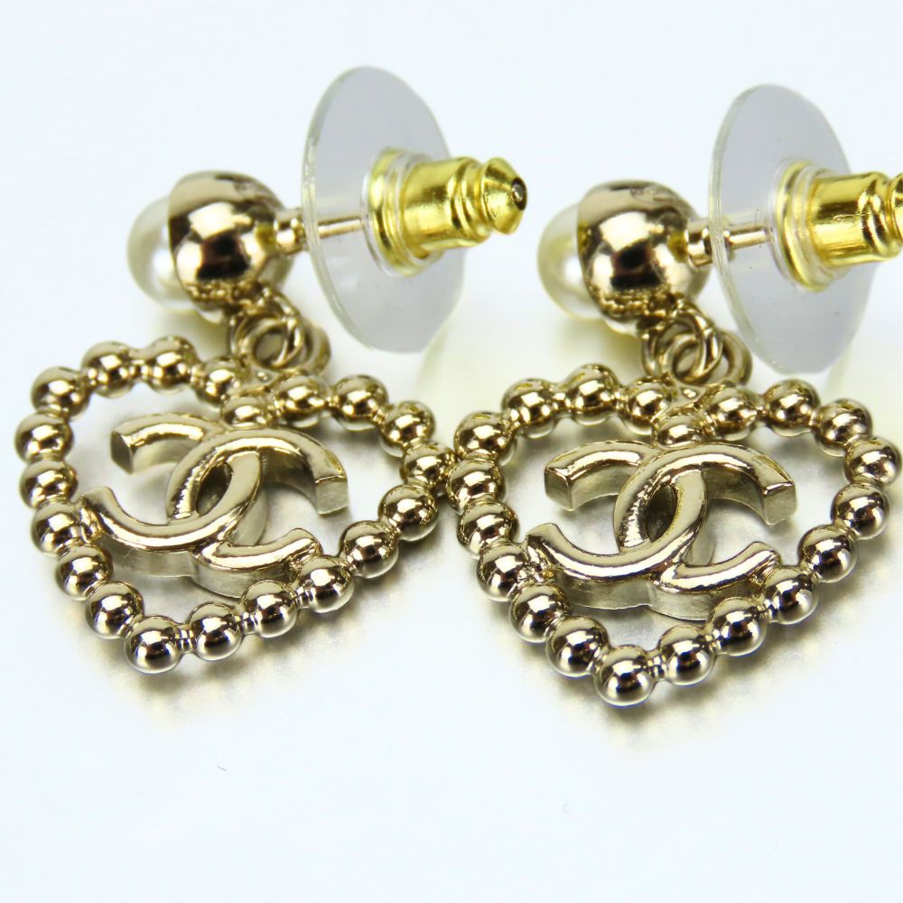 CHANEL Pierce metal Silver Women