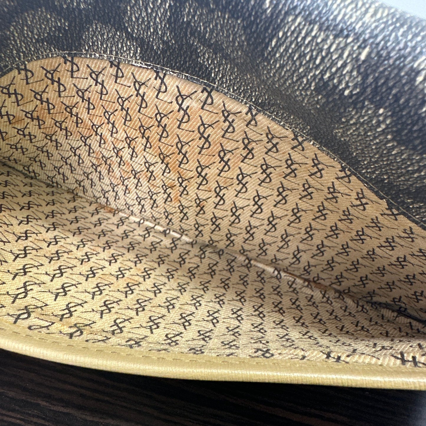 Yves Saint Laurent Clutch   - Neutrals Clutches, Handbags LB115460