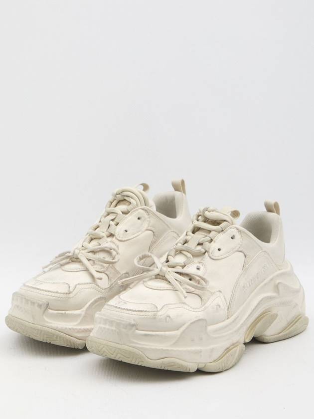 Luxury Balenciaga Trending 2026 Triple S sneakers