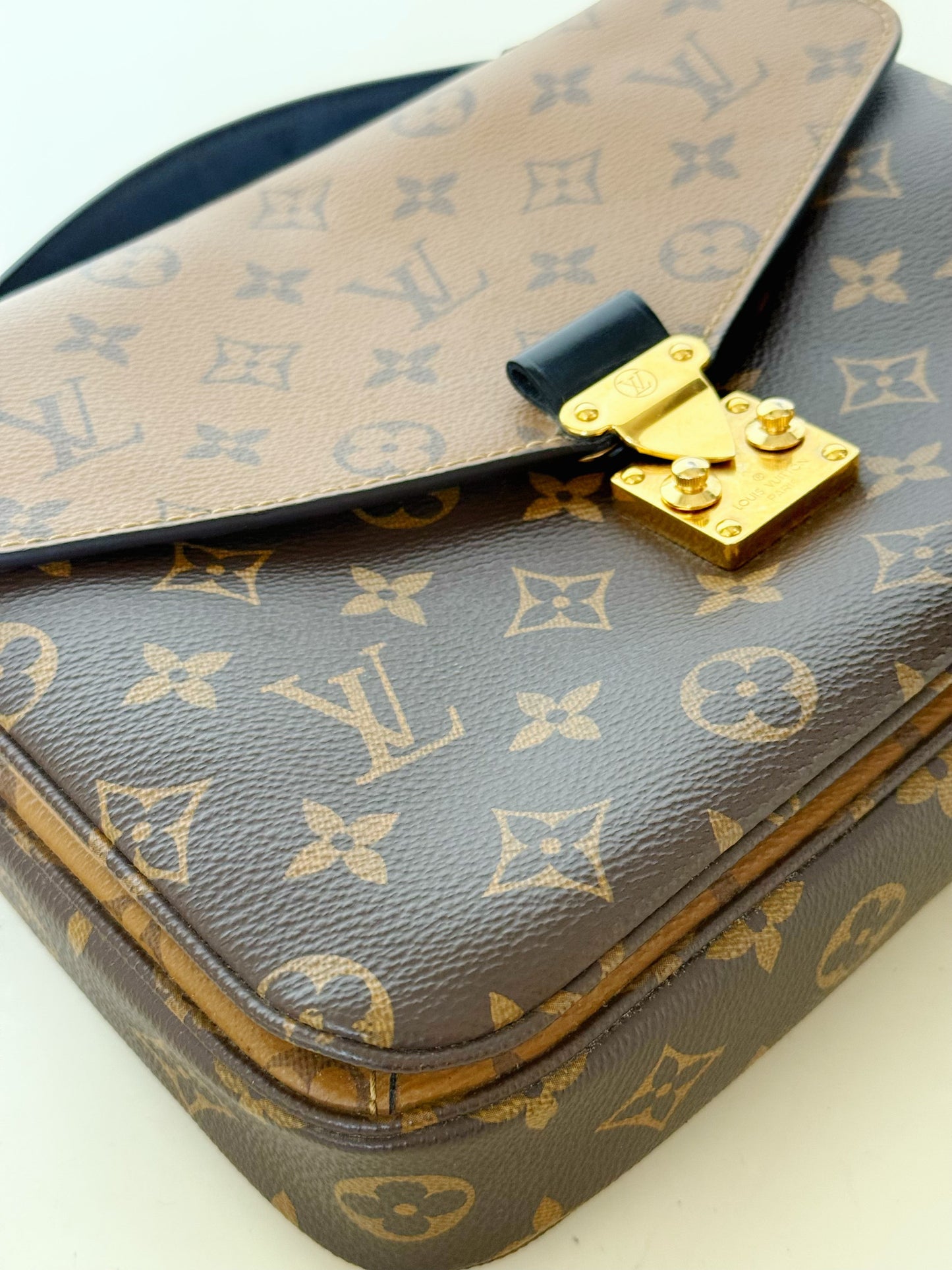 Louis Vuitton Monogram Pochette Metis