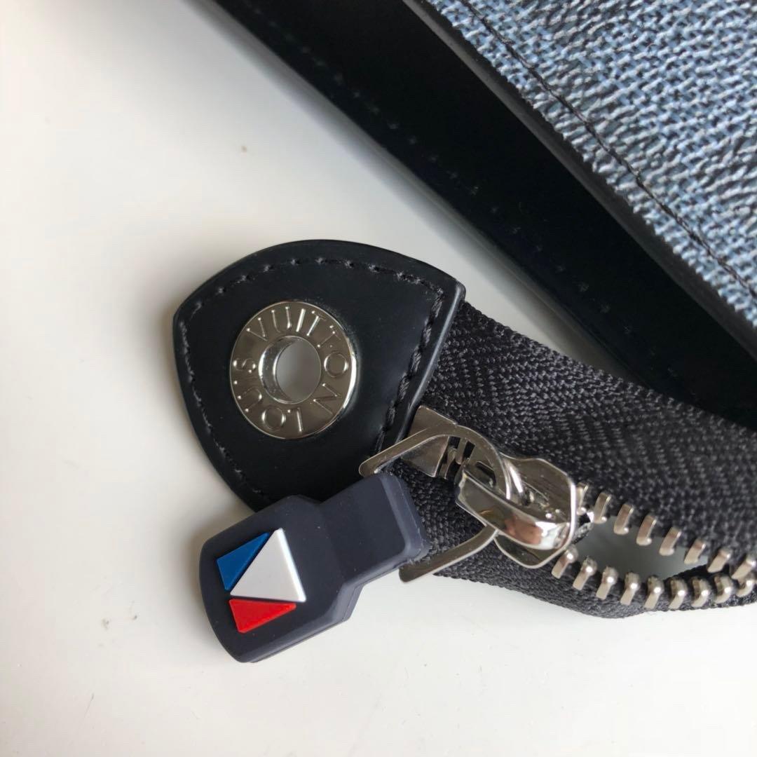 LOUIS VUITTON TOILETRY POUCH