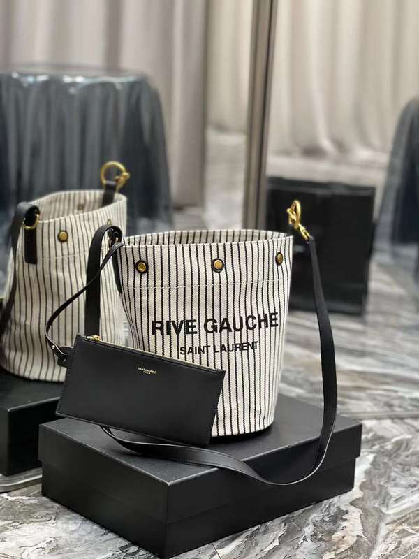 Yves Saint Laurent Icon Polished Handbag