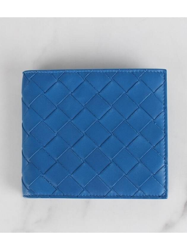 Luxury Bottega Veneta Zipper Around Half Wallet