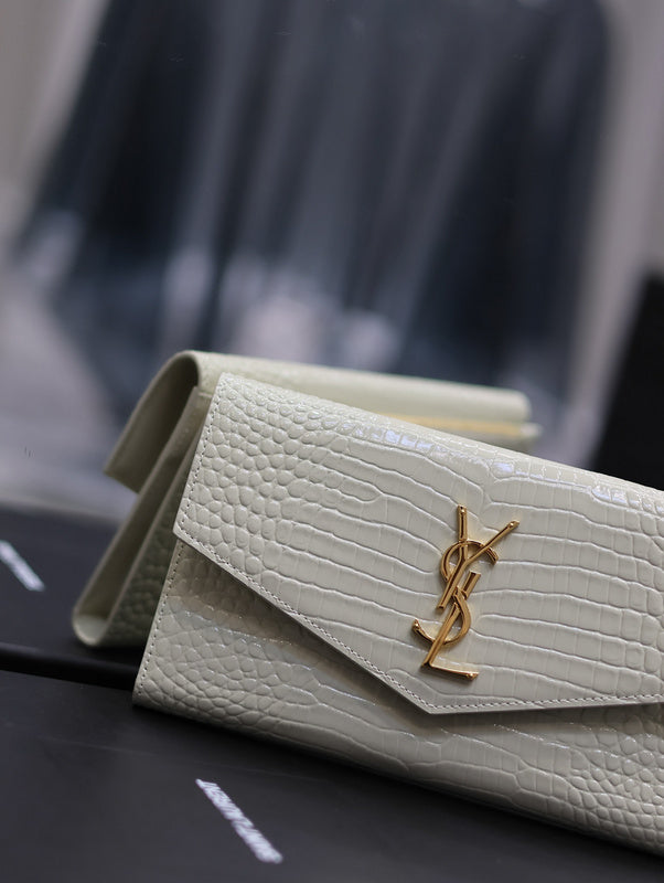 Yves Saint Laurent  Polished Handbag