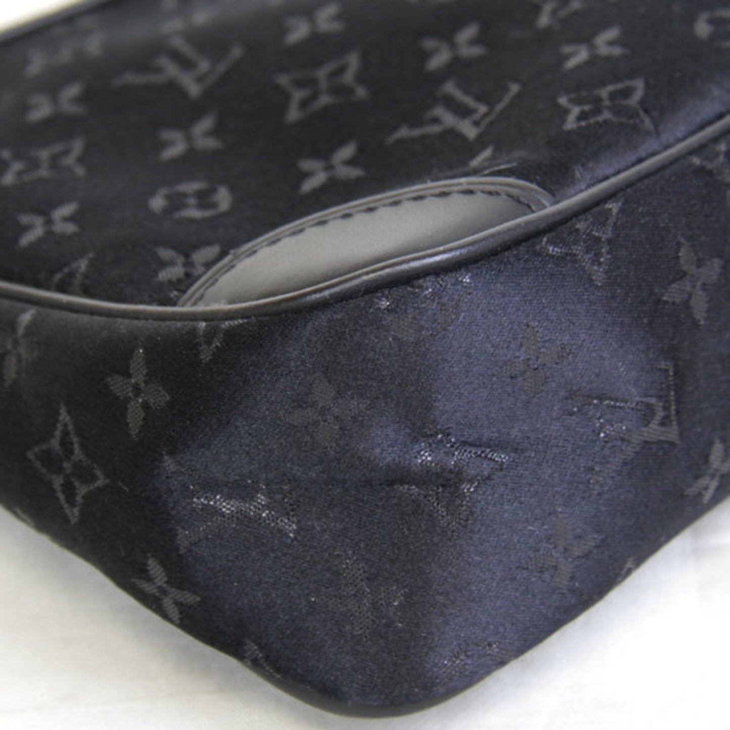 LOUIS VUITTON Boulogne Handbag