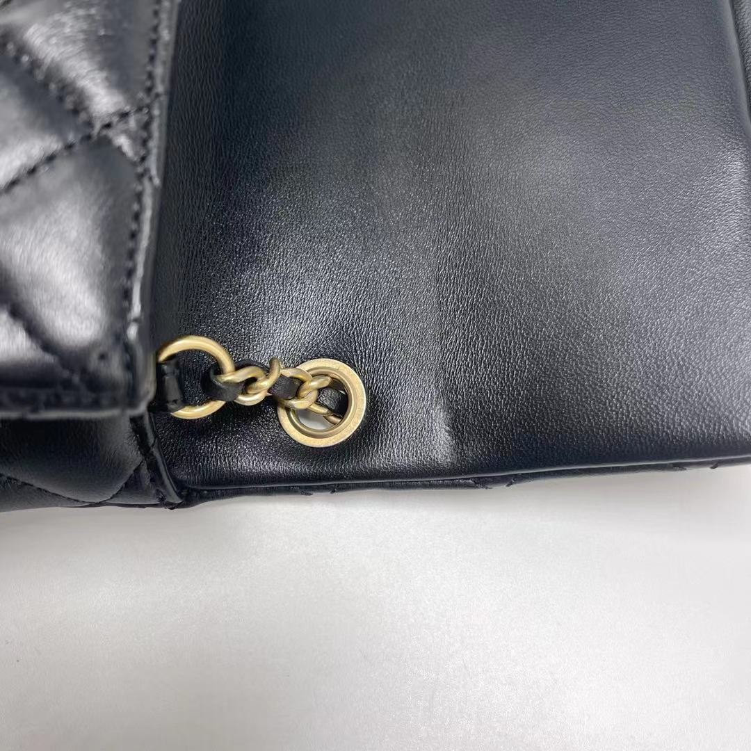 Chanel 21B Pearl Crush Mini Square Flap Bag Black