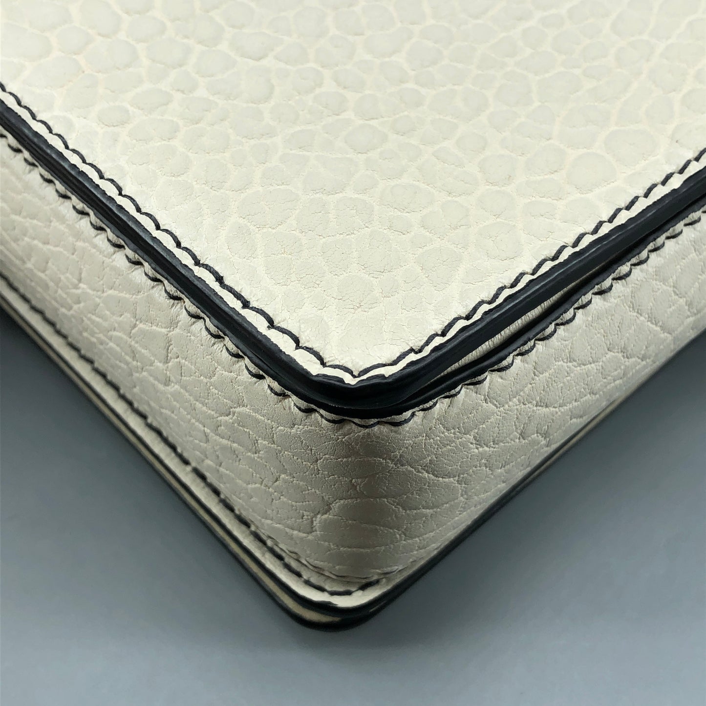 Christian Dior Dio(r)evolution Cream Grained Calfskin shoulder Bag