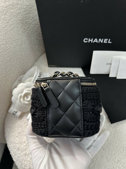 Chanel (21) Mini Vanity Case