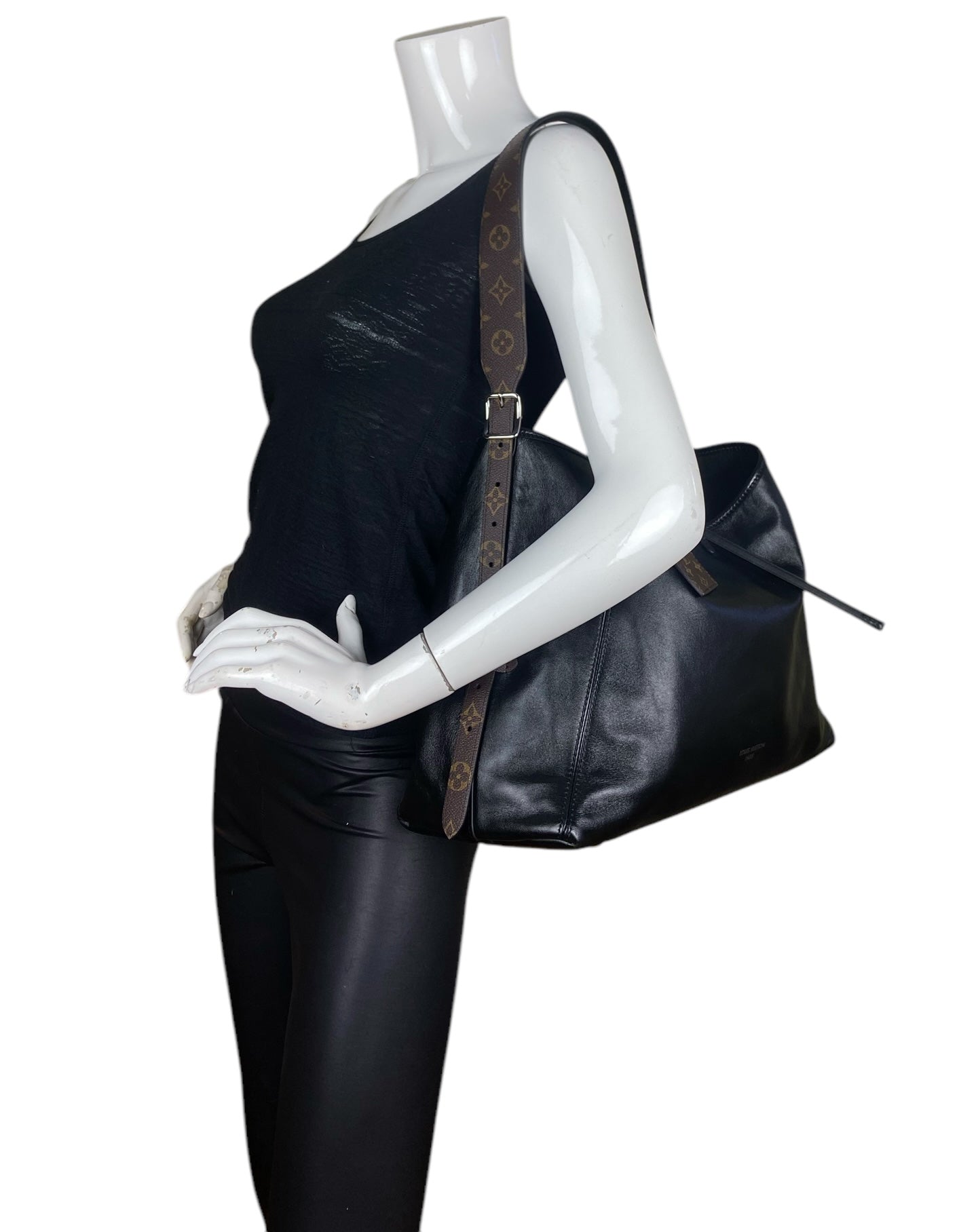 Louis Vuitton CarryAll Vibe MM