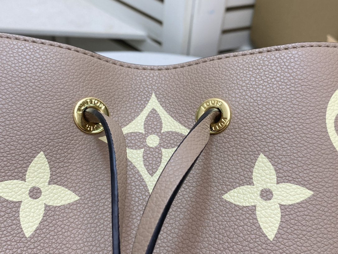 Designer Handbags Louis Vuitton 103
