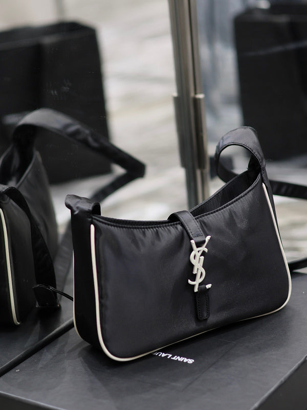 Yves Saint Laurent Atelier Refined Handbag