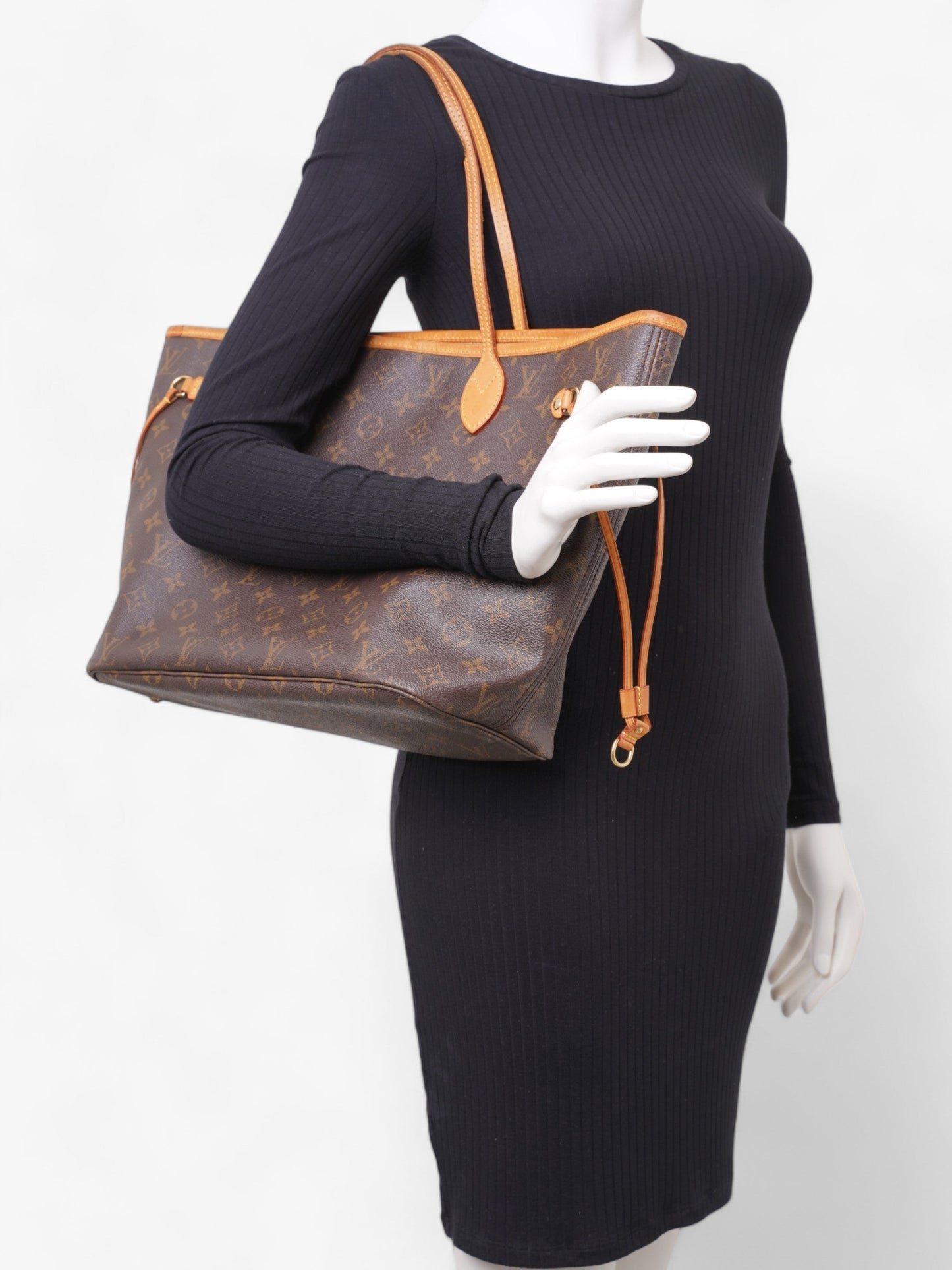 Louis Vuitton Neverfull Monogram Coated Canvas MM