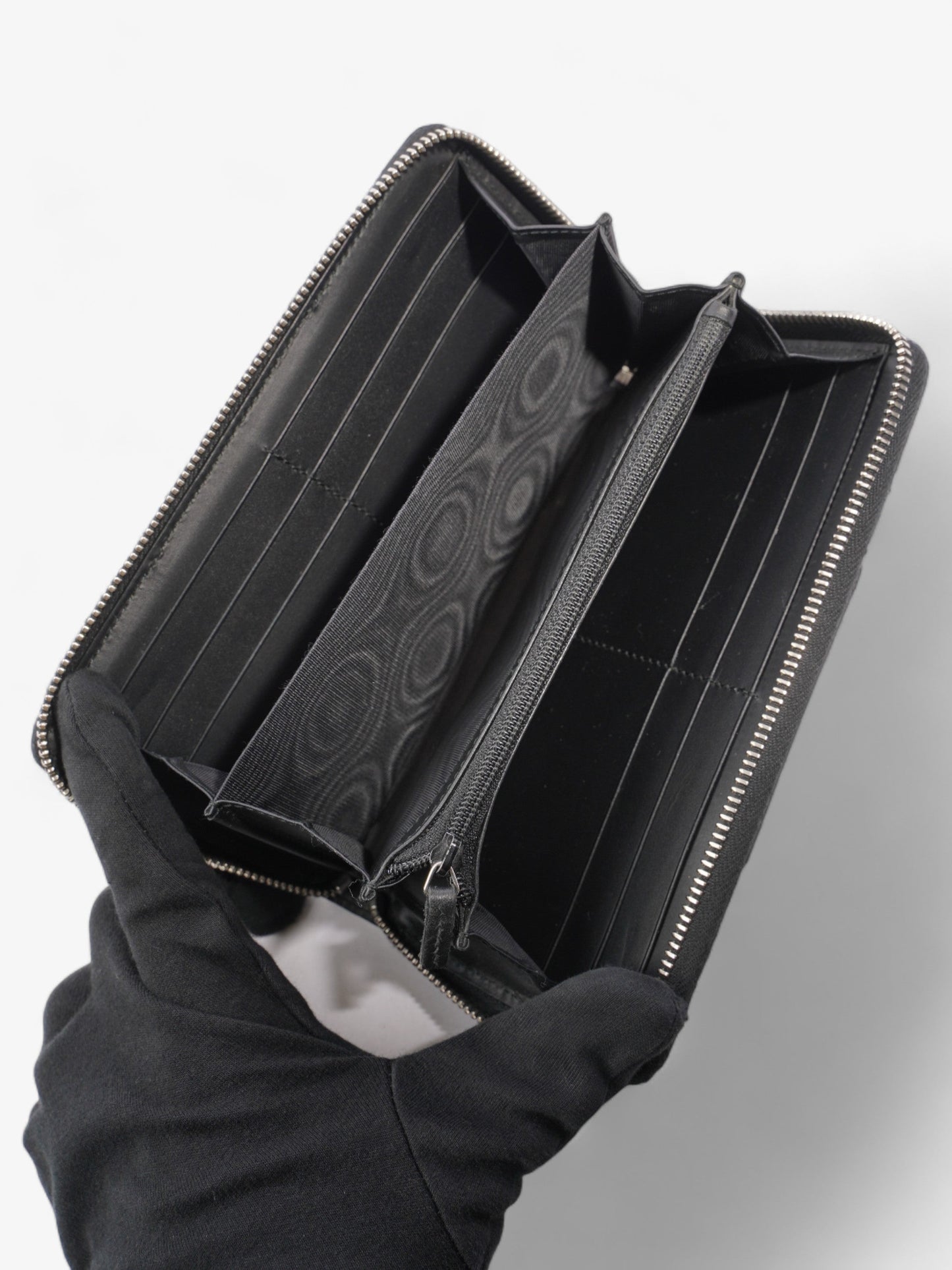 Gucci Zip Around GG Wallet Beige And Ebony GG Supreme / Black Coated Canvas