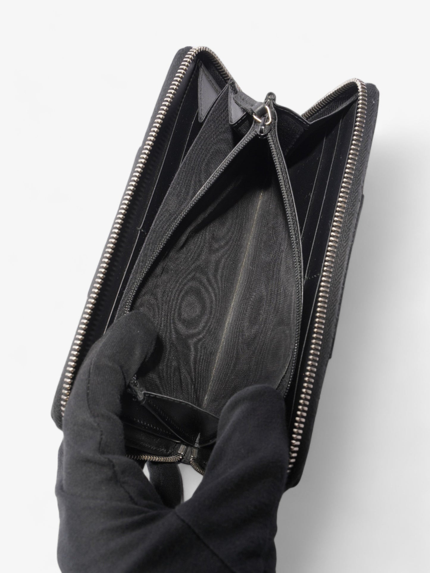 Gucci Zip Around GG Wallet Beige And Ebony GG Supreme / Black Coated Canvas