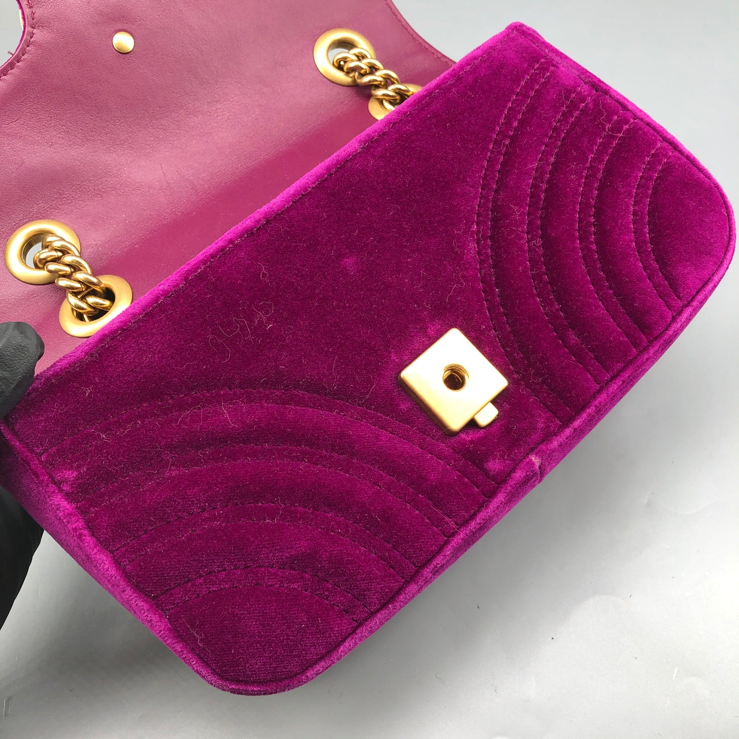 Gucci Marmont Fuchsia Velvet Matelasse Chain Shoulder Bag
