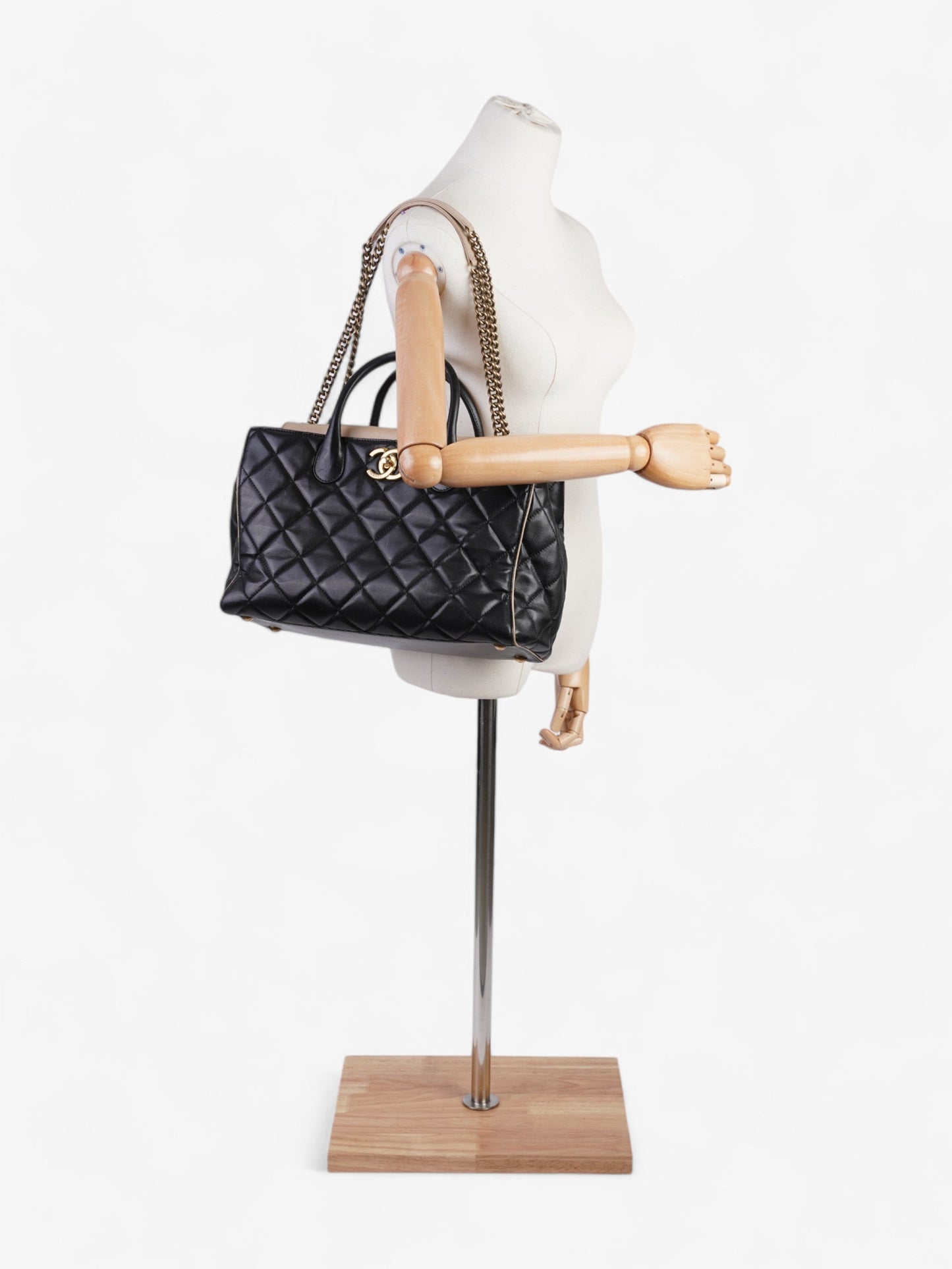 Chanel Portobello Tote Black / Beige Lambskin Leather Small