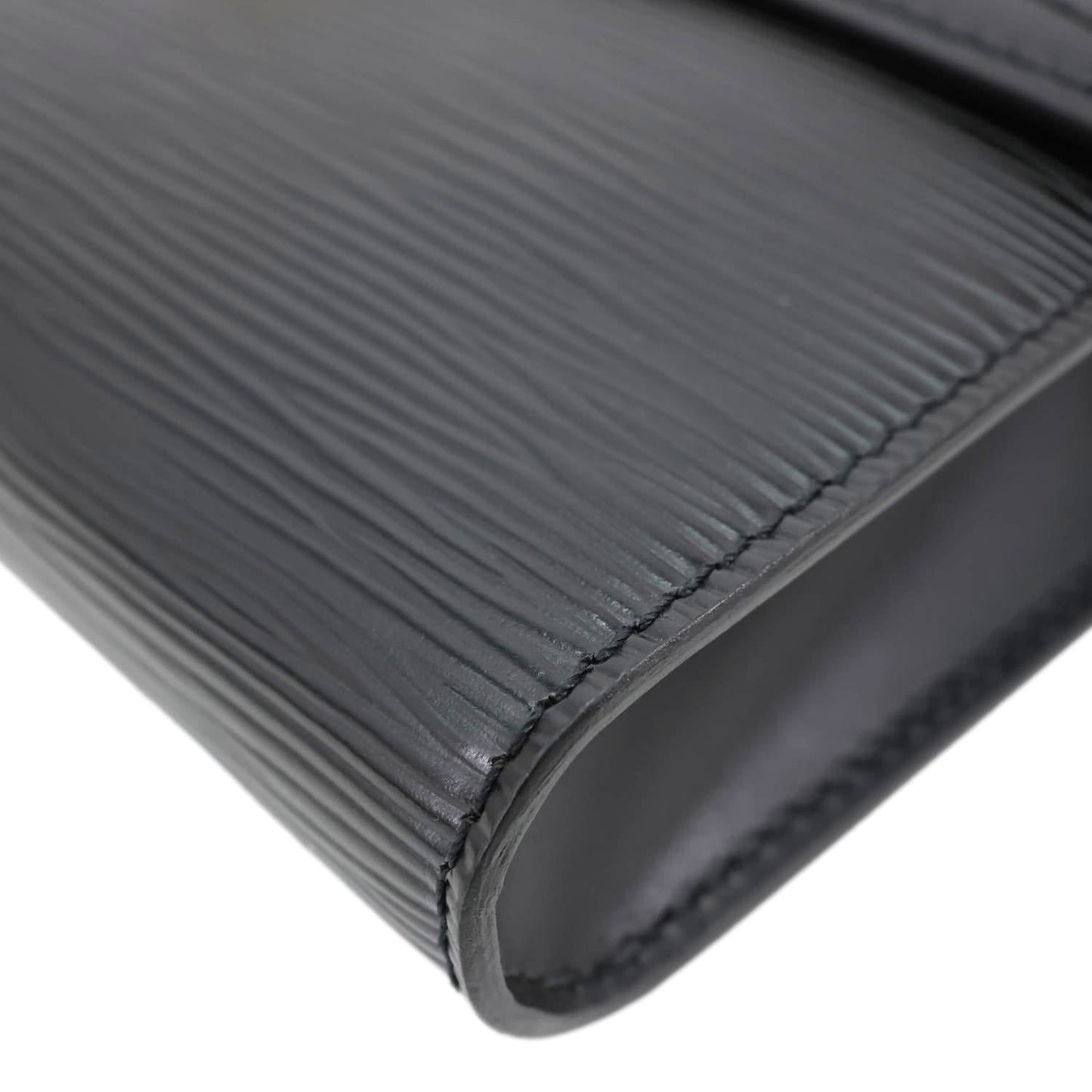 LOUIS VUITTON Arche Pochette Epi Leather Shoulder Bag Black