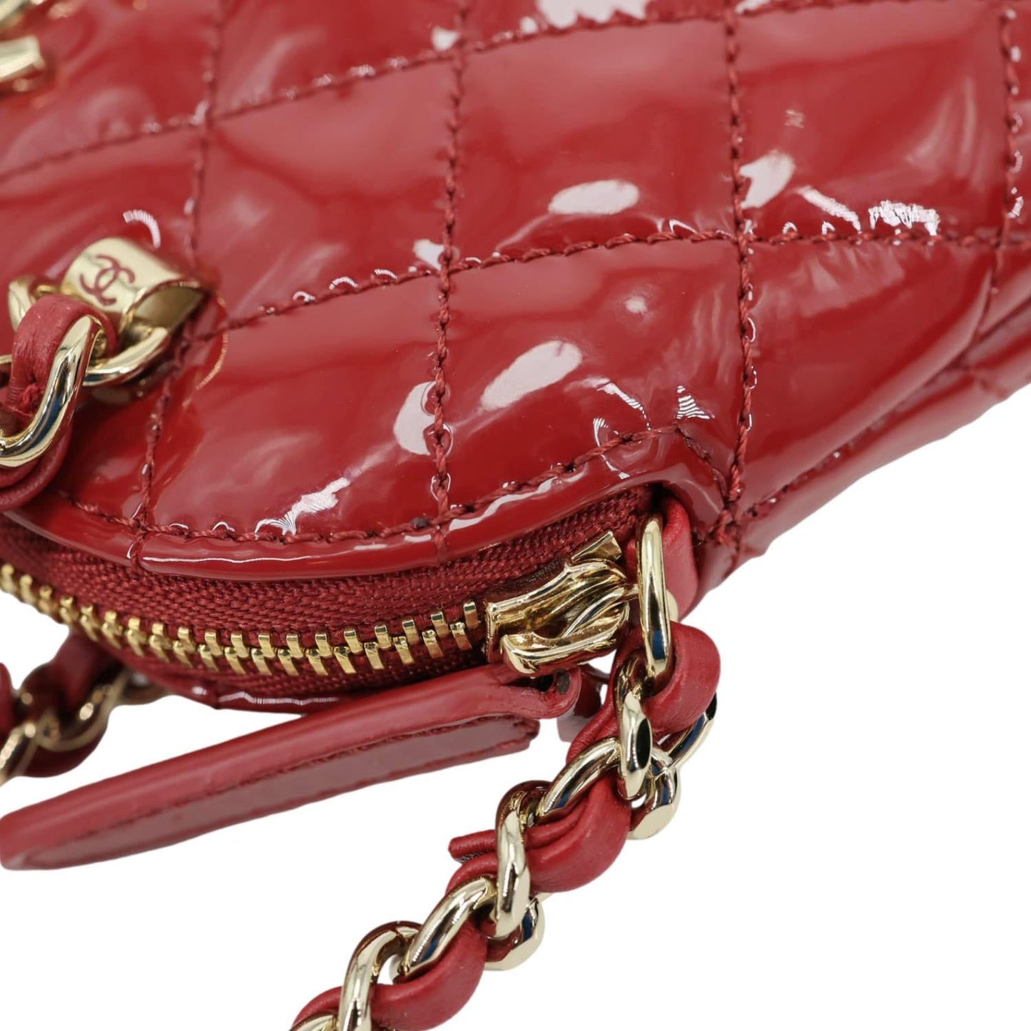 CHANEL Coco Quilted Calfskin Patent Leather Clutch With Chain Red