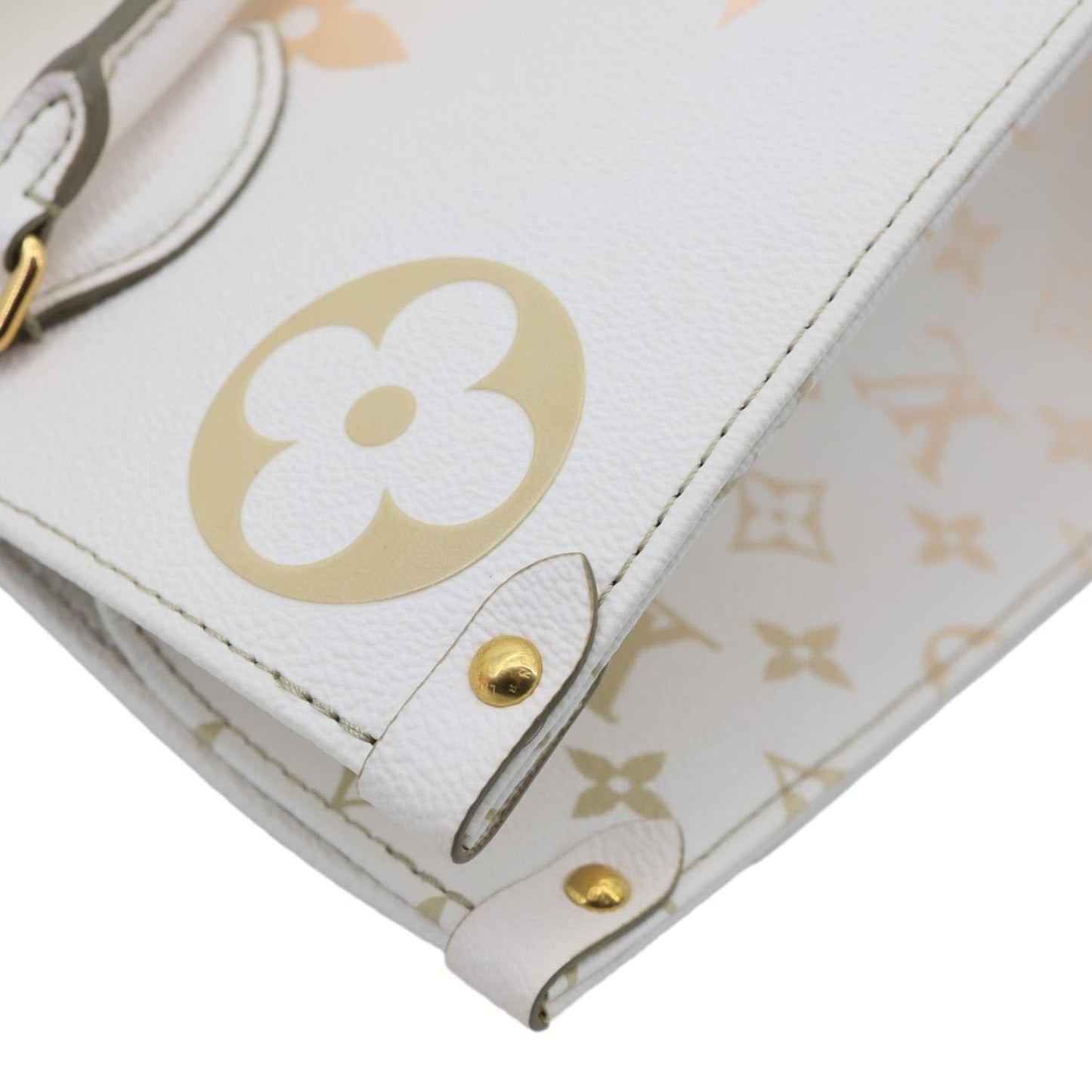 LOUIS VUITTON Onthego MM Giant Monogram Canvas Tote Bag Sunset Khaki