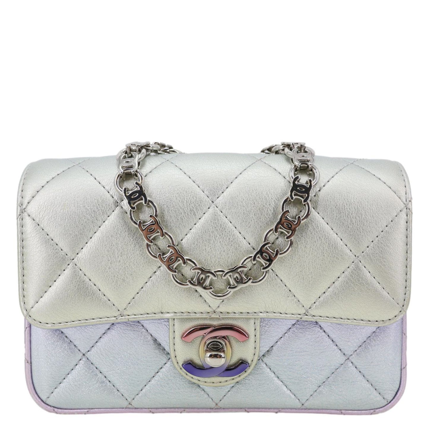 CHANEL Gradient Metallic Quilted Calfskin Leather Clutch Bag Silver