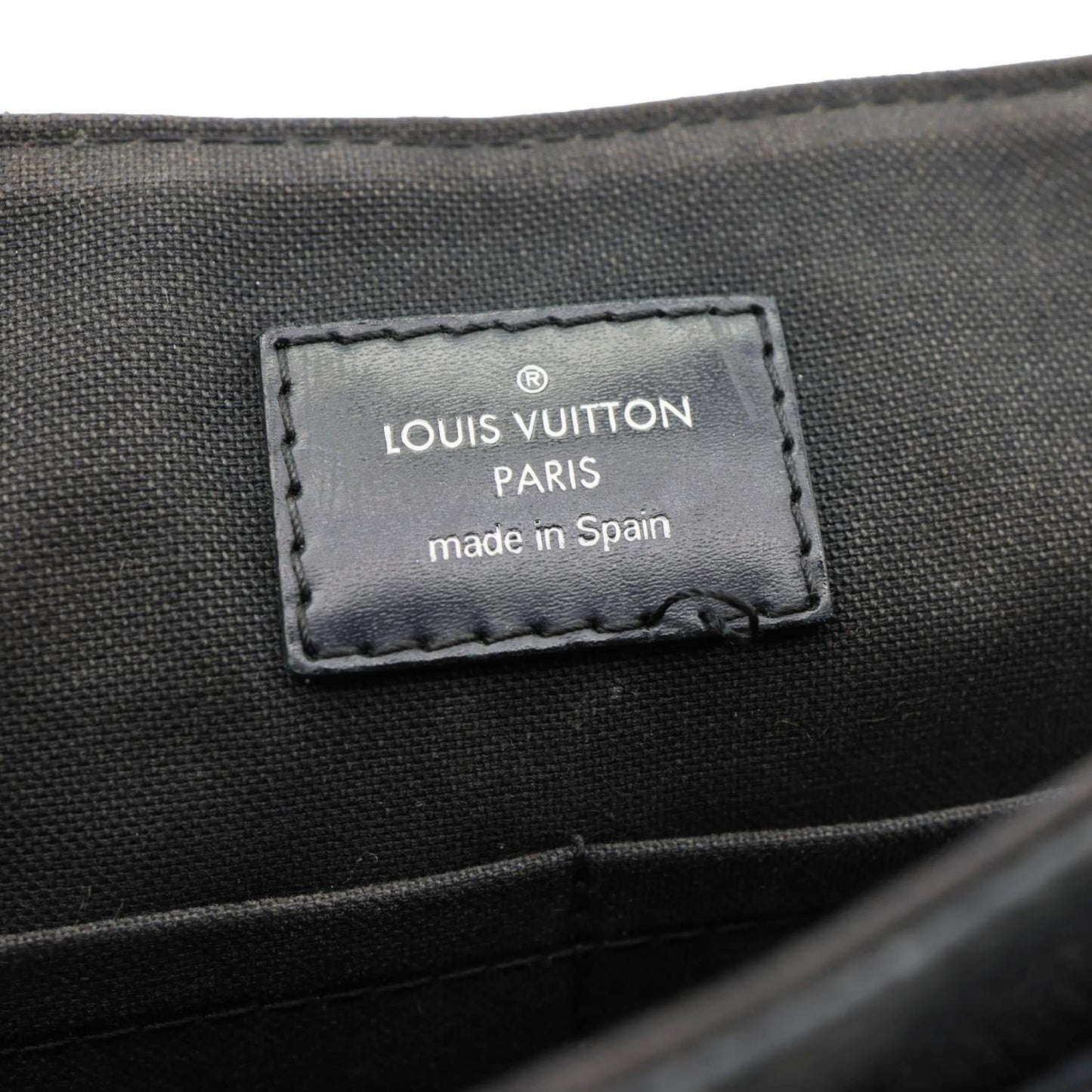 LOUIS VUITTON District PM Damier Graphite Messenger Bag Black