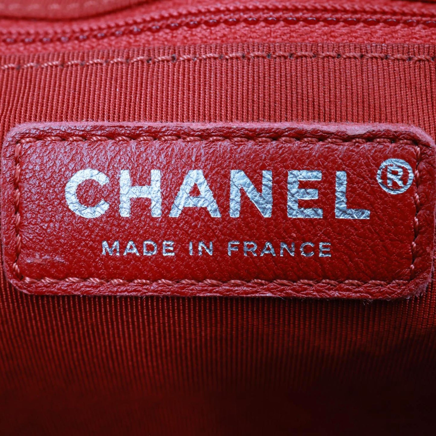 CHANEL Casual Rock Airlines Flap Quilted Crumpled Calfskin Leather Shoulder Bag Red