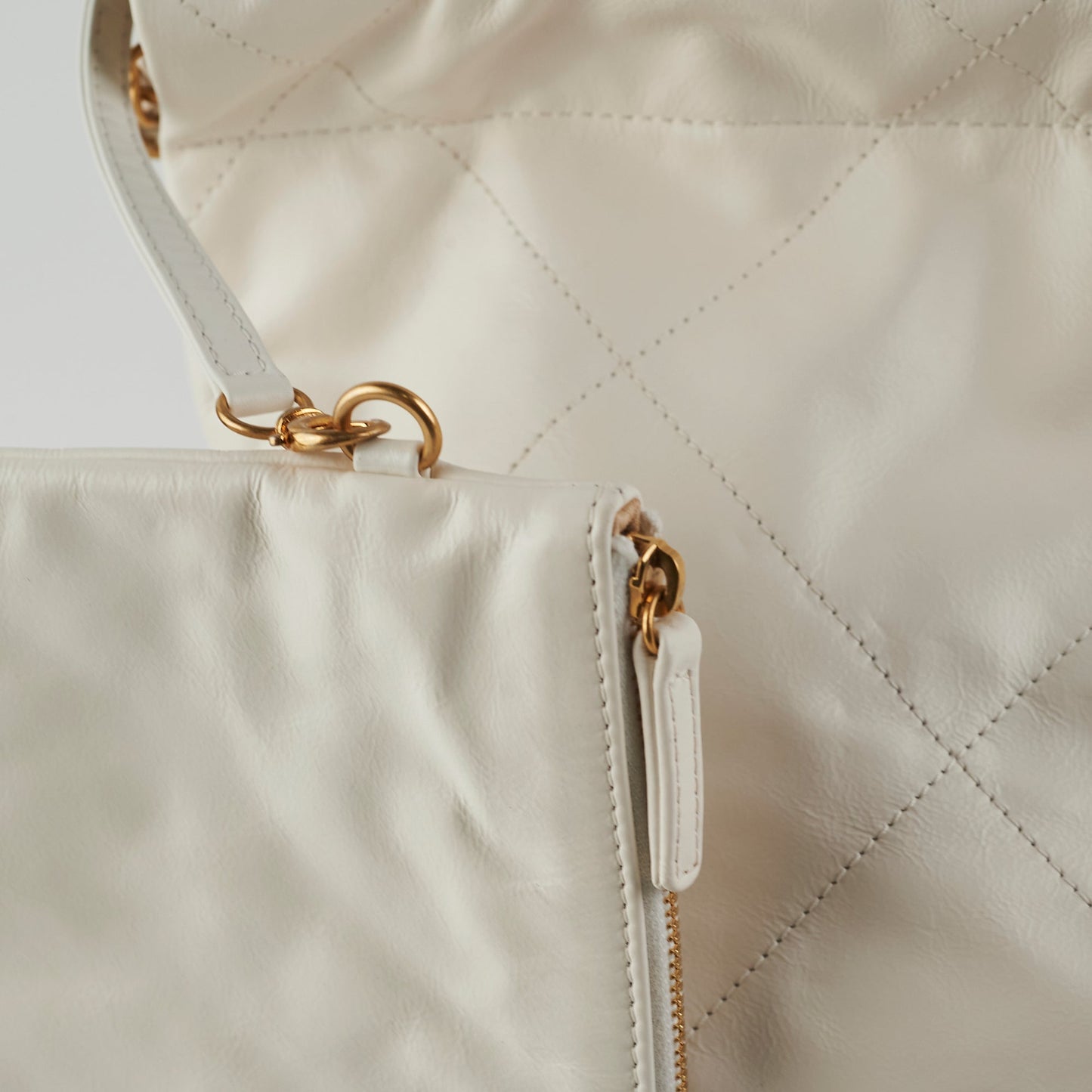 Chanel 22 Medium White
