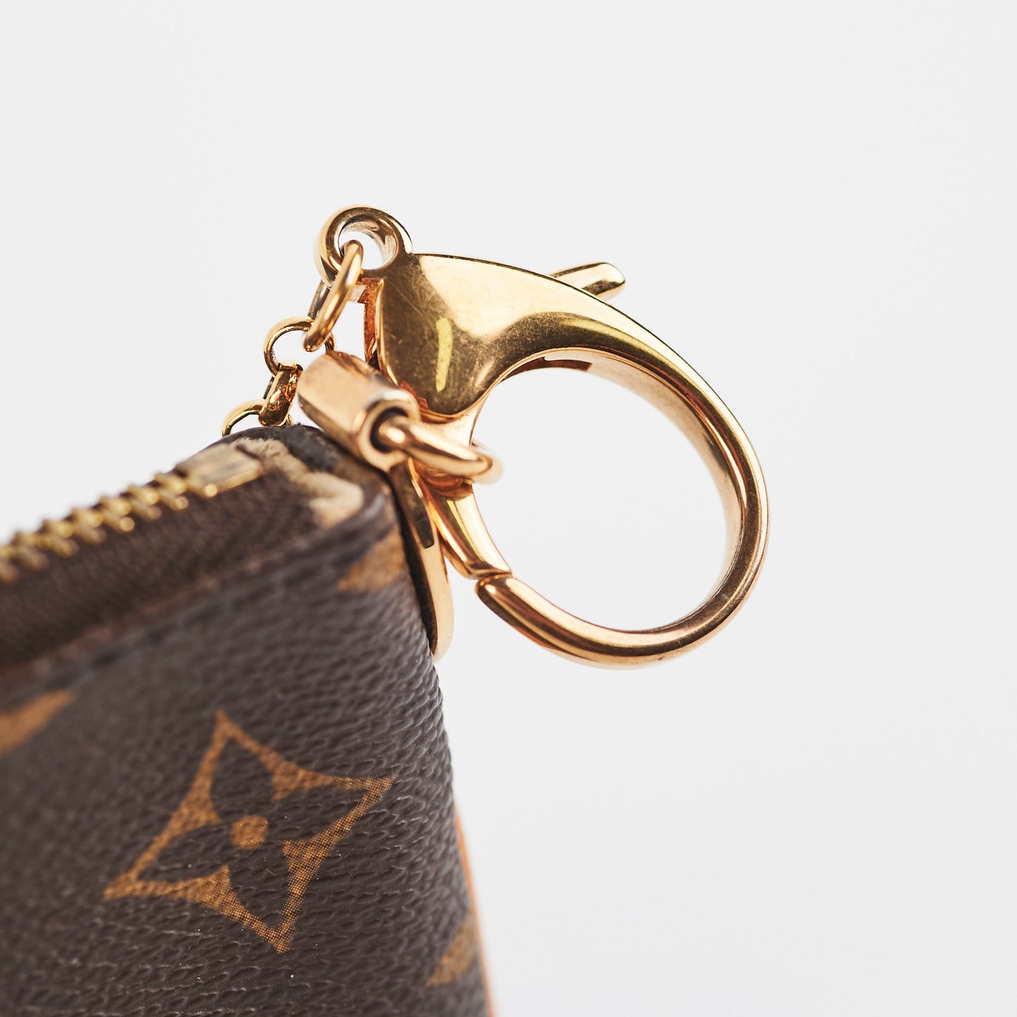 Louis Vuitton Pochette Milla MM Monogram