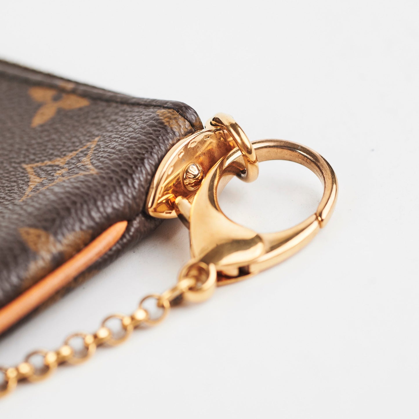 Louis Vuitton Pochette Milla MM Monogram